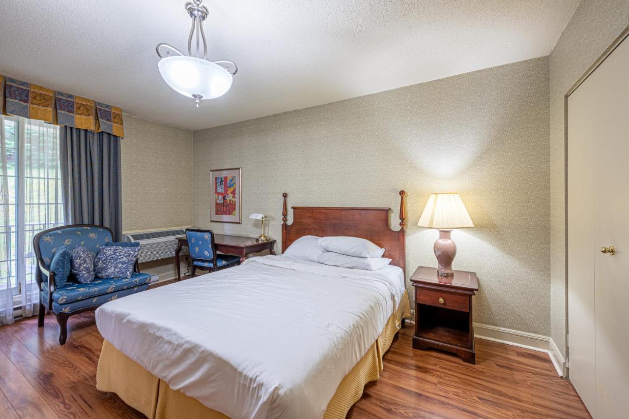 Le Domaine Chambre d'hôtel à Saint-Sauveur-des-Monts Extérieur photo