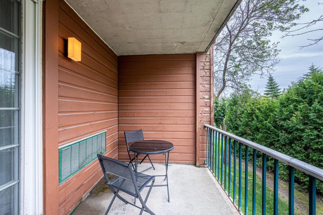 Le Domaine Chambre d'hôtel à Saint-Sauveur-des-Monts Extérieur photo