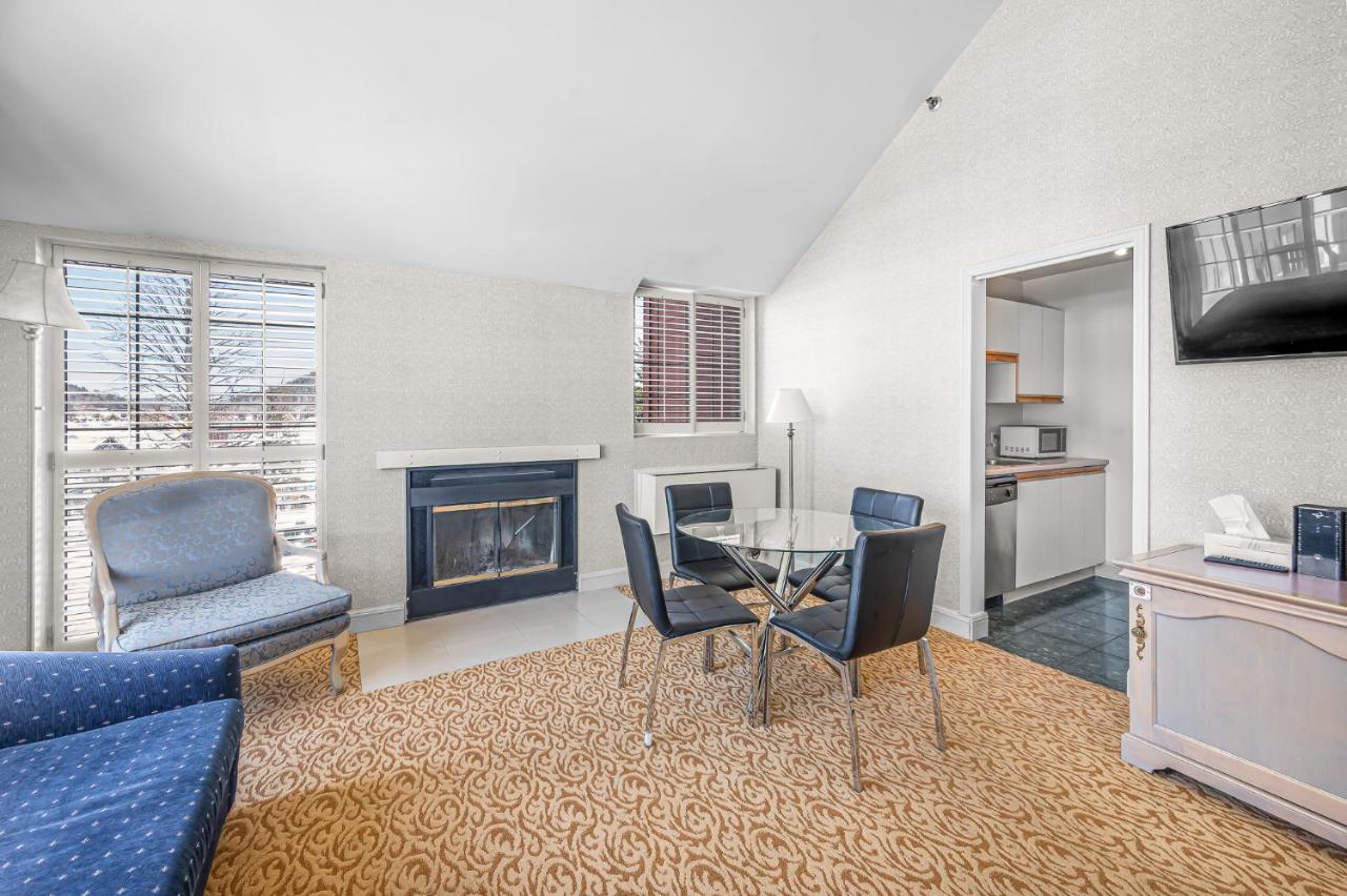 Le Domaine Chambre d'hôtel à Saint-Sauveur-des-Monts Extérieur photo