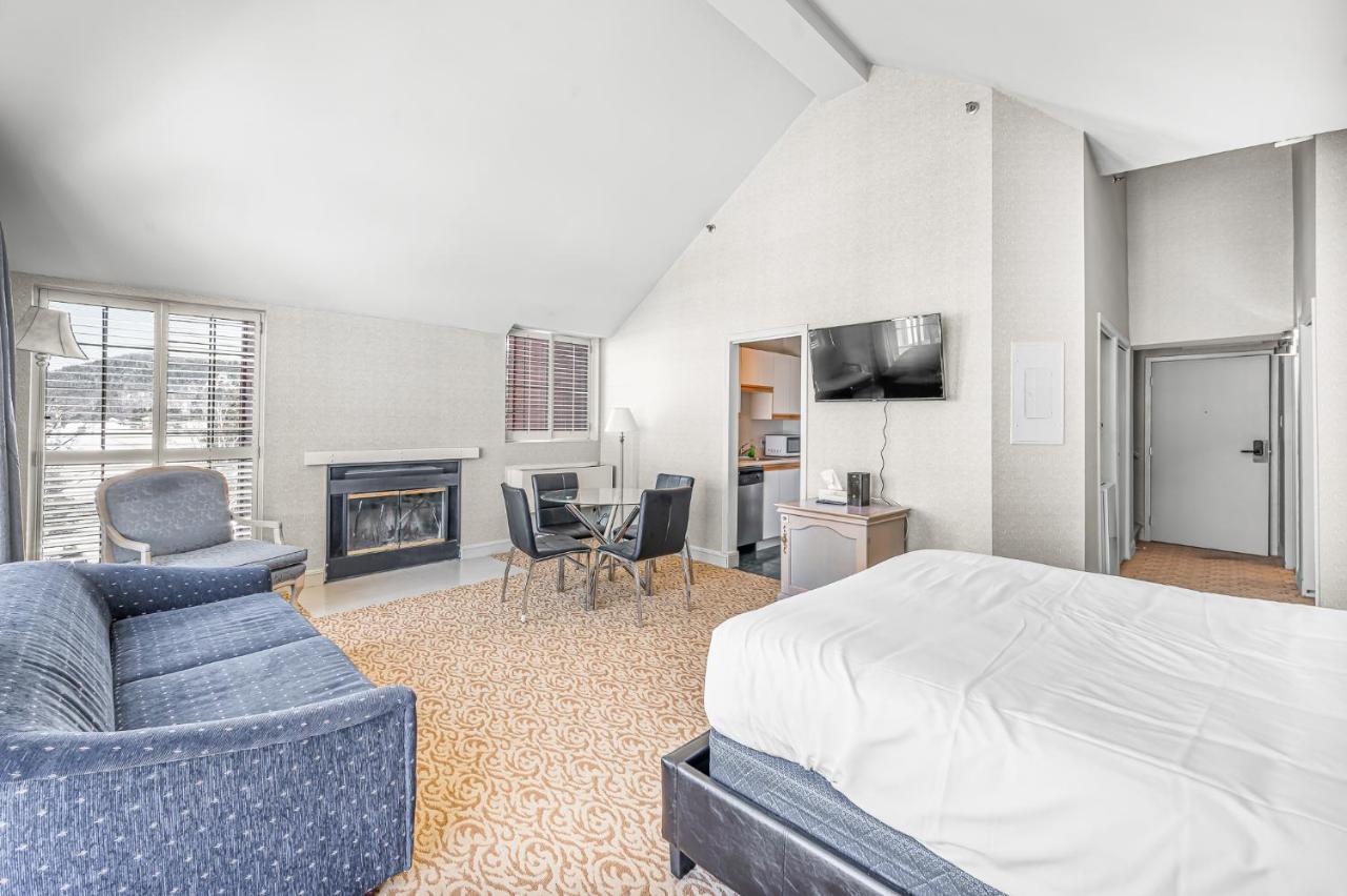 Le Domaine Chambre d'hôtel à Saint-Sauveur-des-Monts Extérieur photo