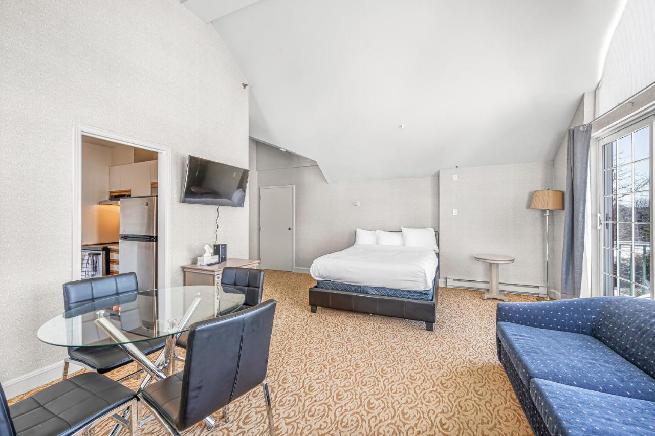Le Domaine Chambre d'hôtel à Saint-Sauveur-des-Monts Extérieur photo